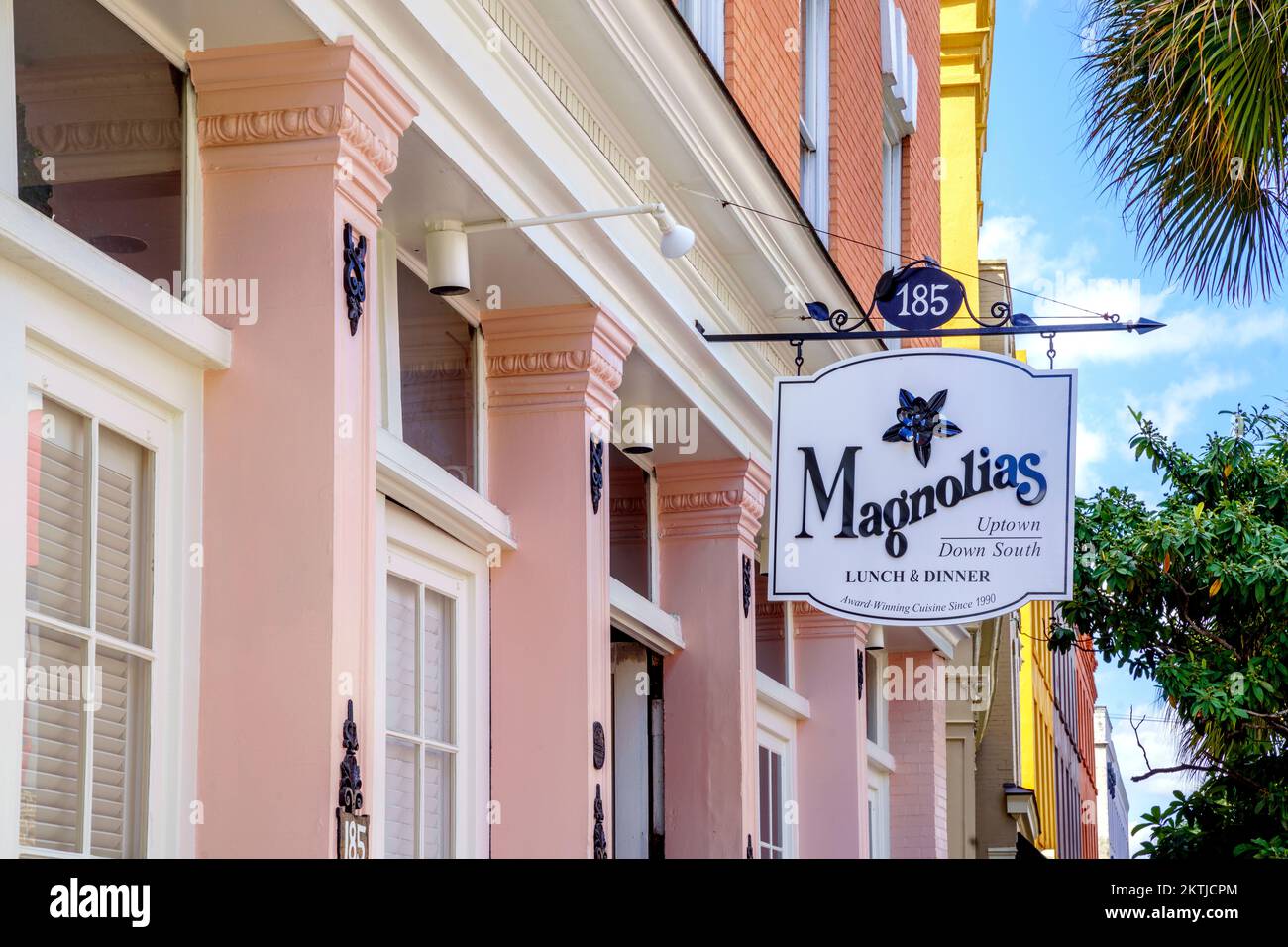 Magnolia restaurant hi-res stock photography and images - Alamy