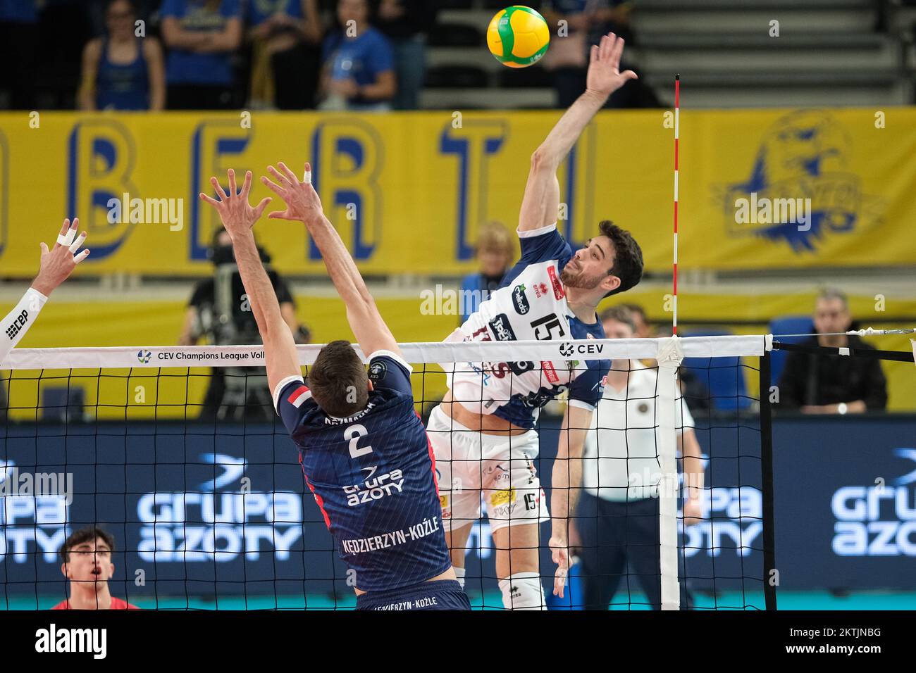 Volleyball italian player hi-res stock photography and images - Page 18