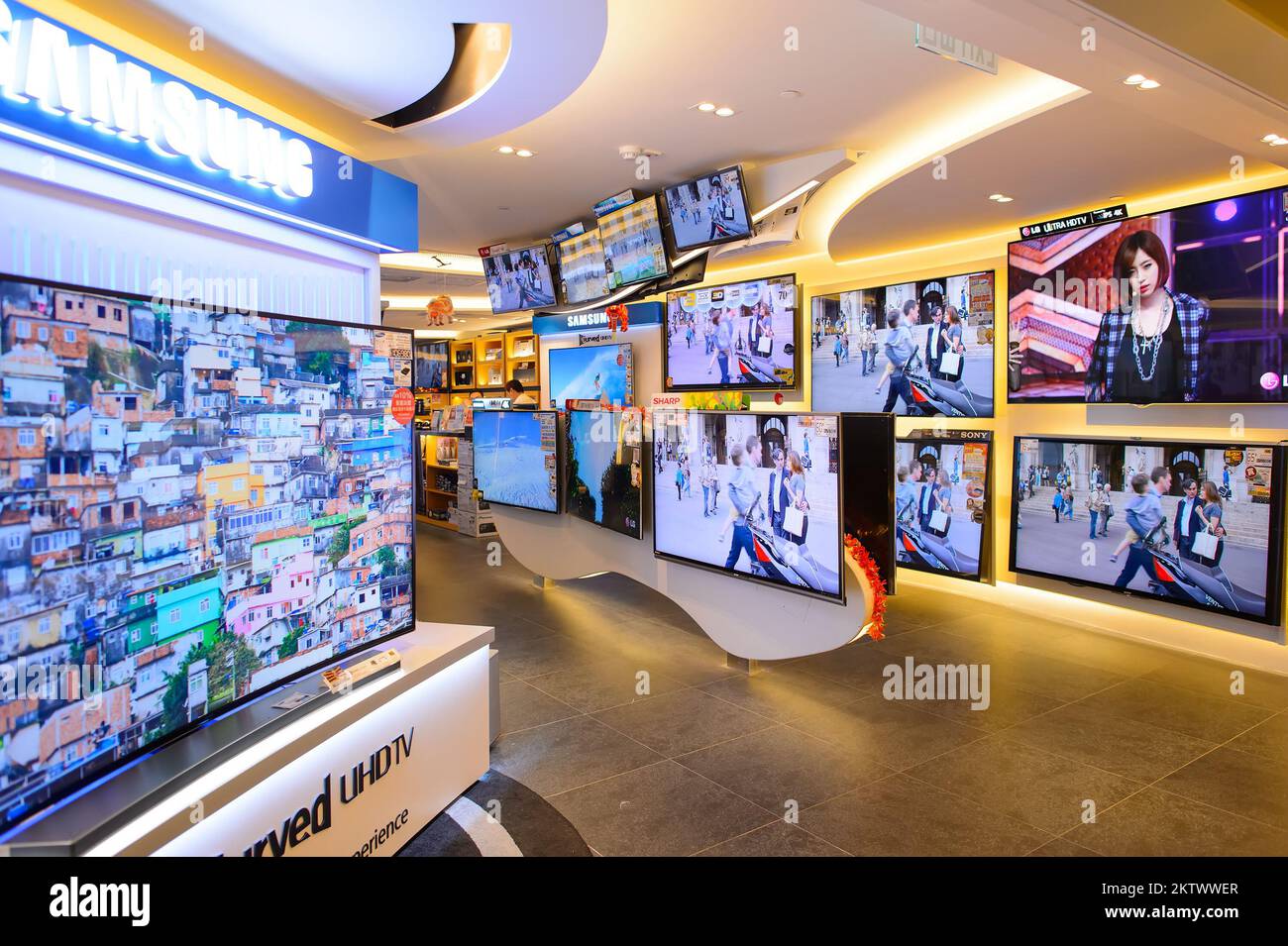 4k monitor watching smart tv Stock Photo by ©Krivosheevv 193386114
