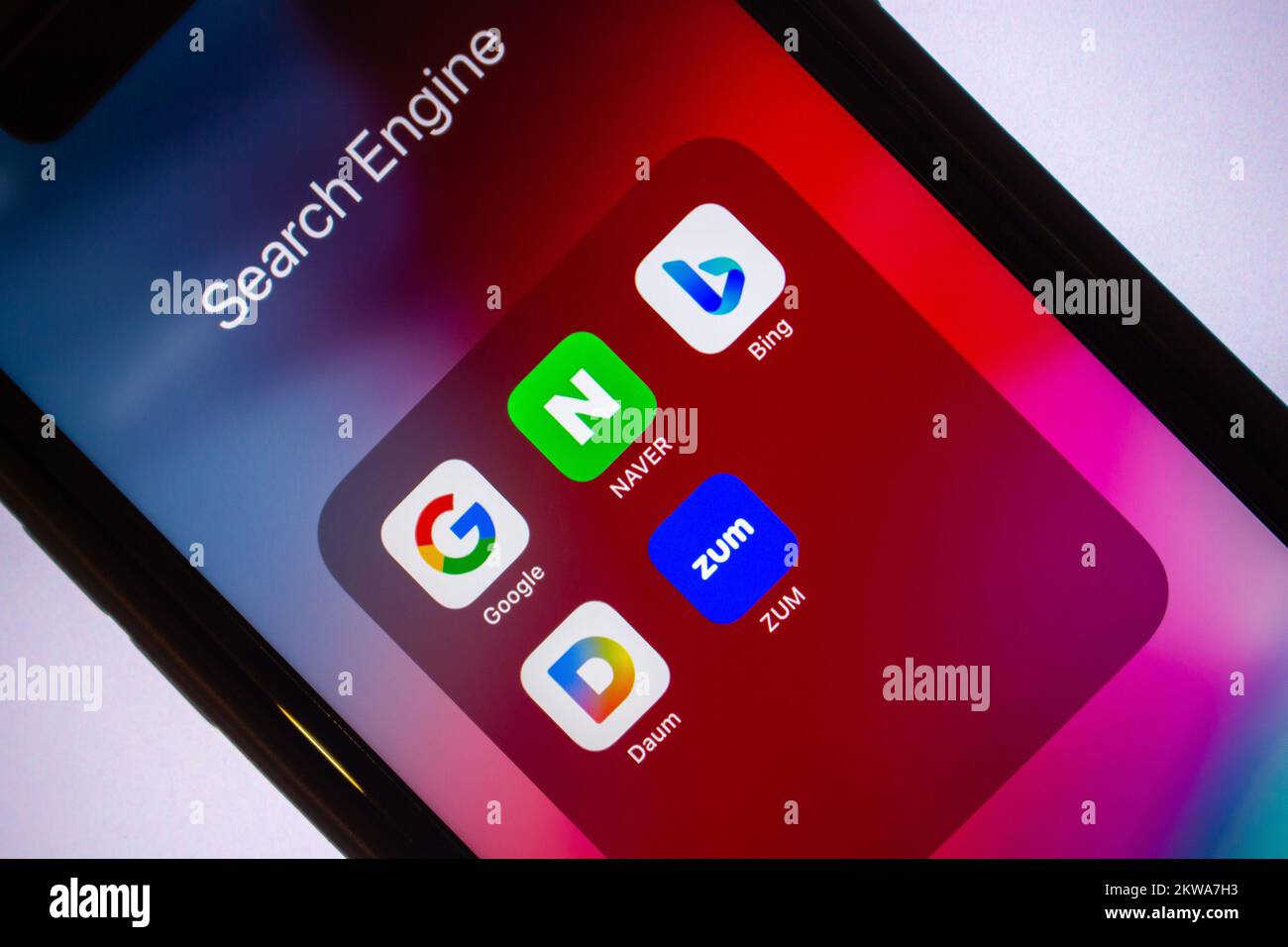 Vancouver, CANADA - Nov 7 2022 : South Korea’s popular internet search engine and web portal icons (Google, Naver, Bing, Daum and Zum) on an iPhone. Stock Photo