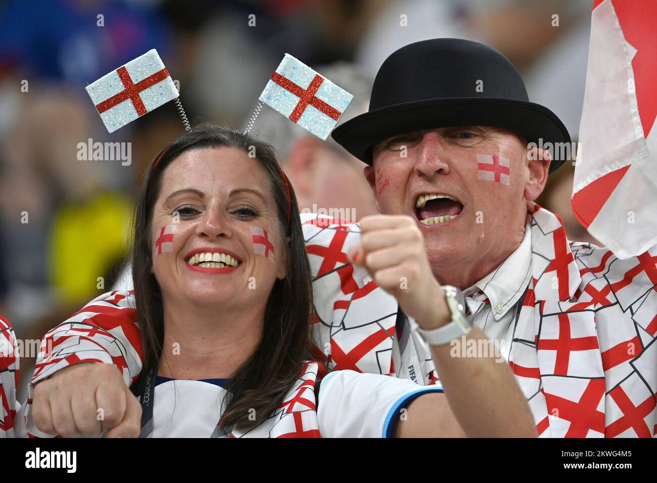 Doha, Katar. 29th Nov, 2022. english fans, soccer fans, man and woman