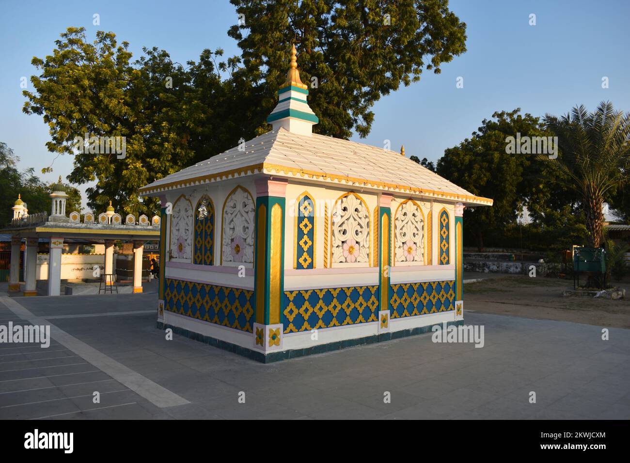Maqbara at Hazrat pir Samsuddin Bawa Dargah, Hari Om Nagar, Dholka, Gujarat, India Stock Photo