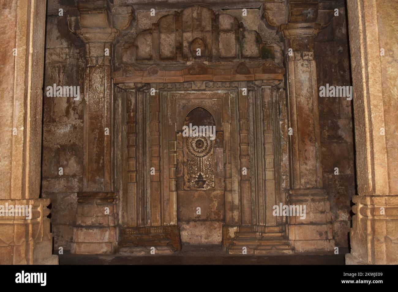 Shaher ki Masjid, interior stone carvings, Place of Imam the leader, built by Sultan Mahmud Begada 15th - 16th century. A UNESCO World Heritage Site, Stock Photo