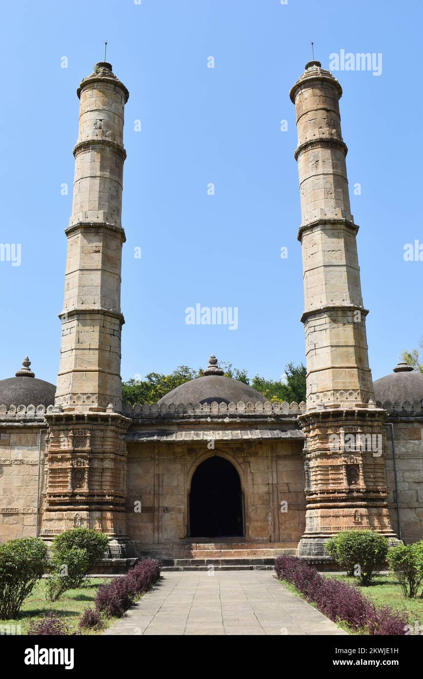 Shaher ki Masjid, close view, private mosque built for royal family and nobles of the Gujrat Sultanate, built by Sultan Mahmud Begada 15th - 16th cent Stock Photo