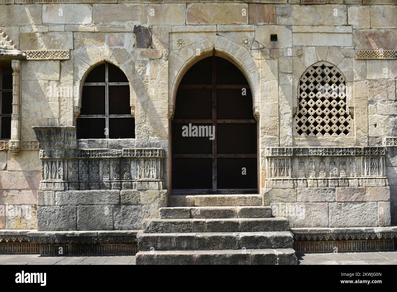 Shaher ki Masjid, front right entrance, windows, stairs, Islamic religious architecture, built by Sultan Mahmud Begada 15th - 16th century. A UNESCO W Stock Photo