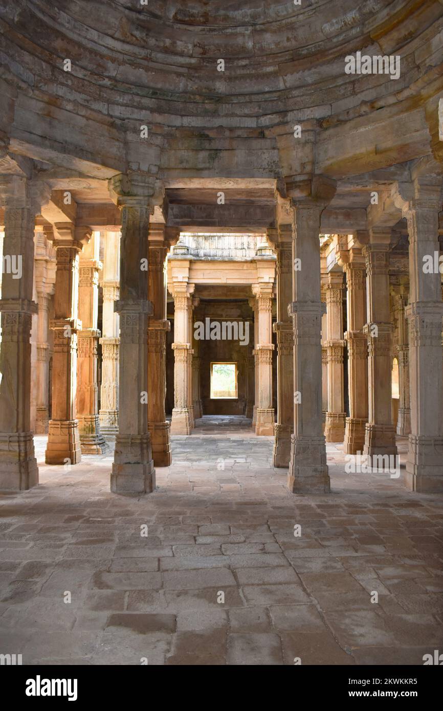 Kevda Masjid, interior, built in stone and carvings details of architecture columns, an Islamic monument was built by Sultan Mahmud Begada 15th - 16th Stock Photo