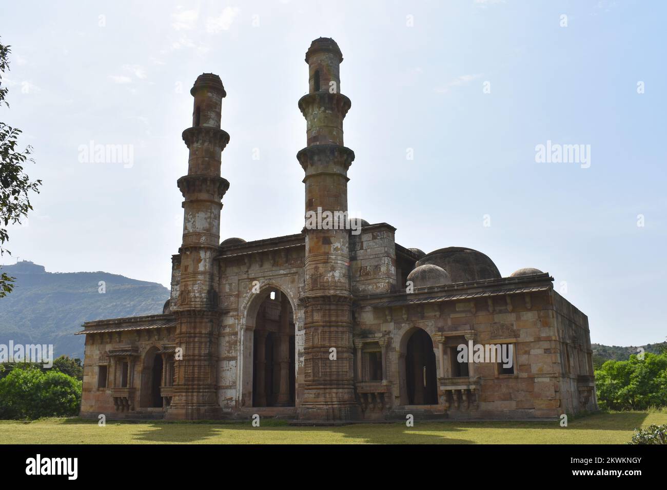 Kevda Masjid, built in stone and carvings details of architecture, an Islamic monument was built by Sultan Mahmud Begada 15th - 16th century. A UNESCO Stock Photo