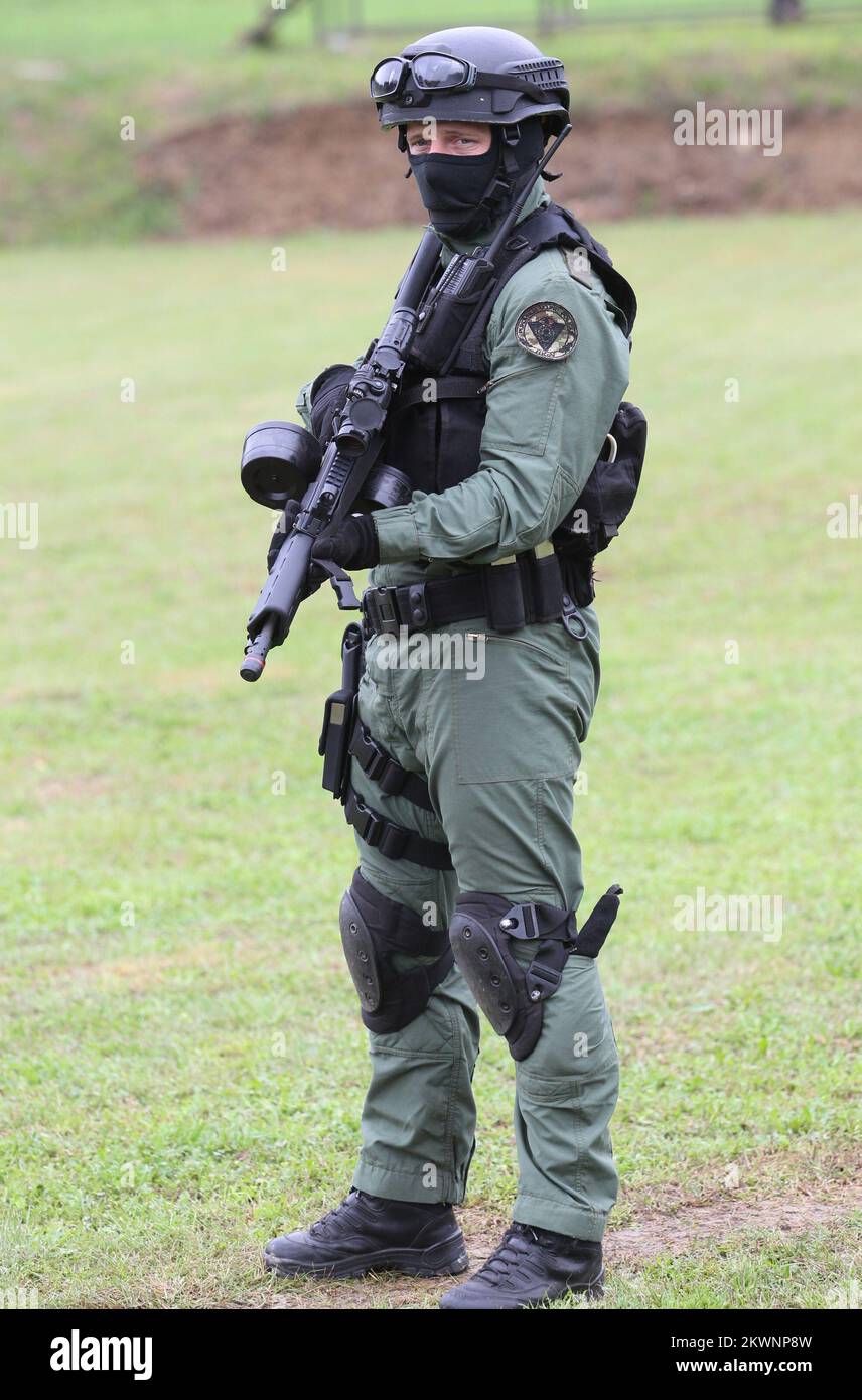 11-09-2013-dugo-selo-croatia-the-ceremony-marking-the-22nd