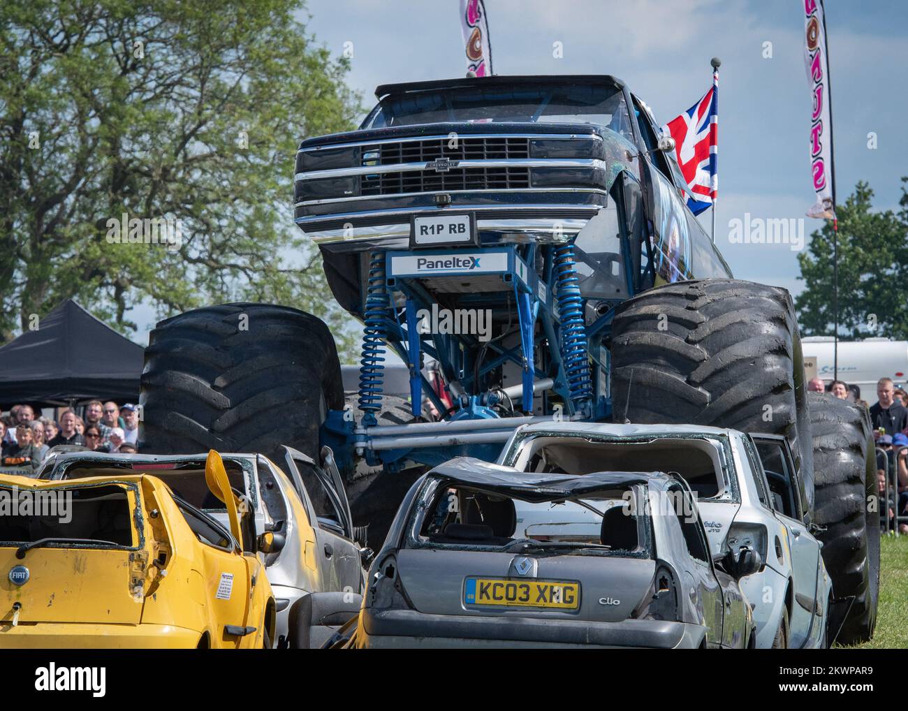 Monster truck hi-res stock photography and images - Alamy