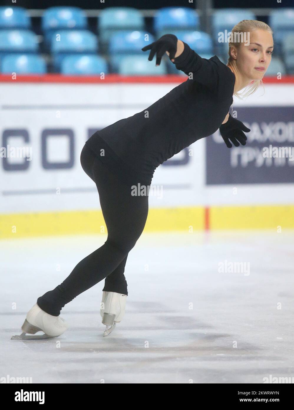 Katya Sambuca bilan lesbian porno