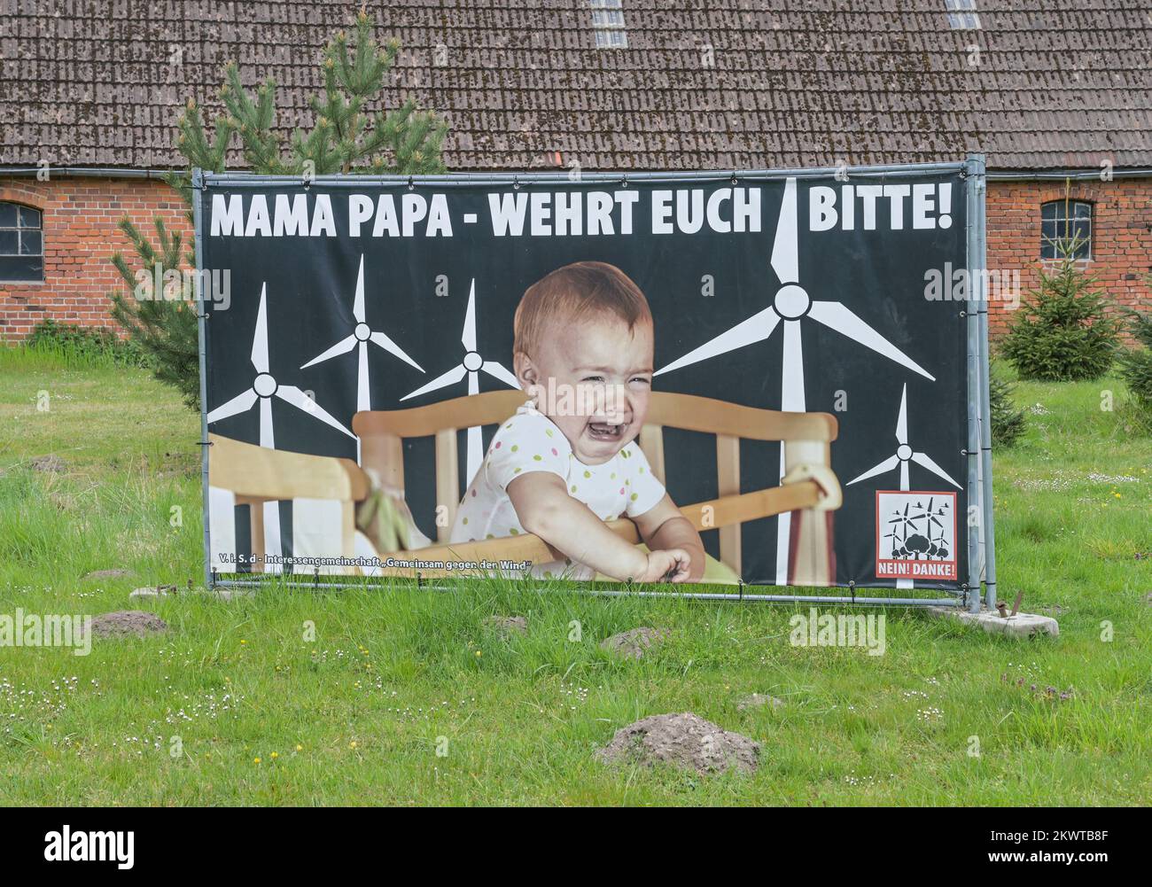 Protest Plakat, Interessengemeinschaft Gemeinsam Gegen den Wind, Gadebusch, Mecklenburg-Vorpommern, Deutschland Stock Photo
