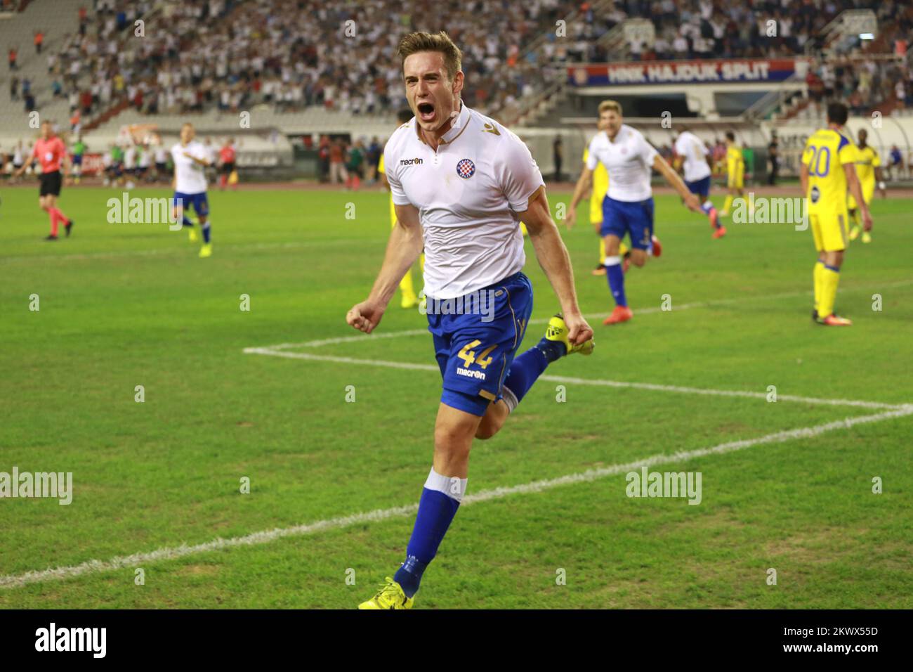 Dynamo Zagreb and Hajduk Split stand next to the Croatian Cup prior to kick  off Stock Photo - Alamy