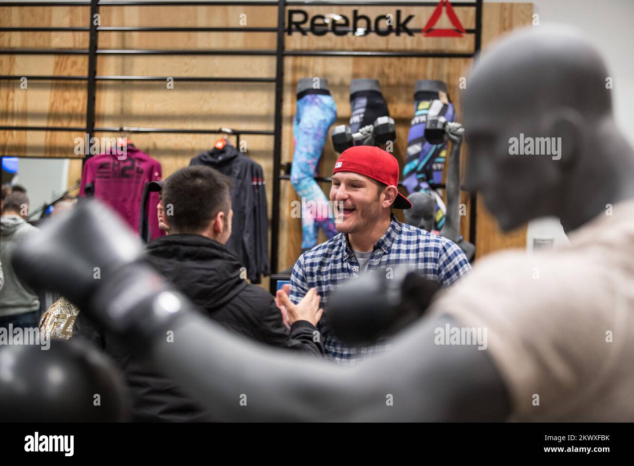 NHL Powered by Reebok Store, 1185 Avenue of the Americas, at the corner of  47th Street, NYC Stock Photo - Alamy