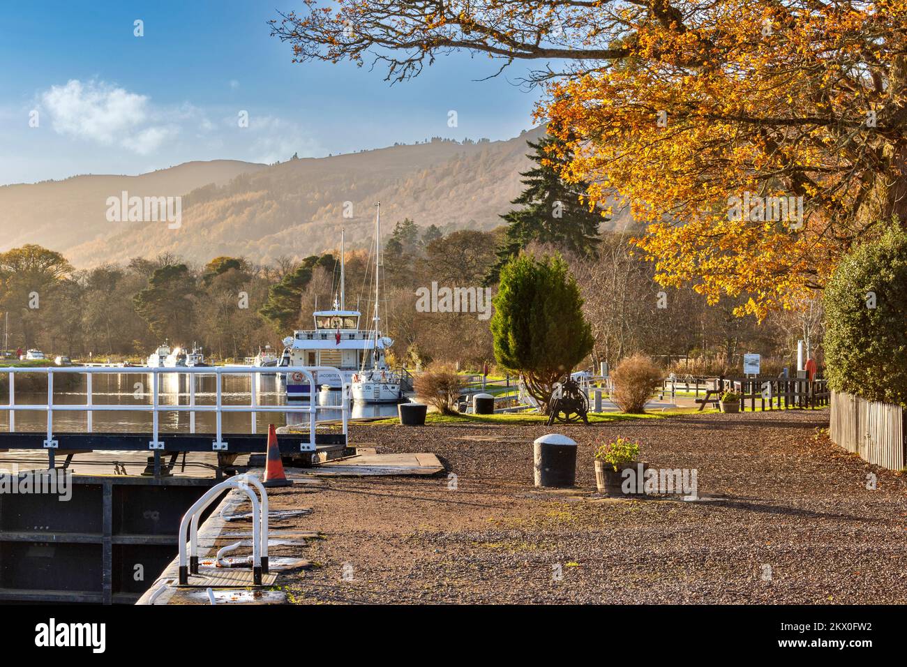 Caledonian Canal Dochgarroch Inverness the lock gates and autumnal colours in the trees Stock Photo
