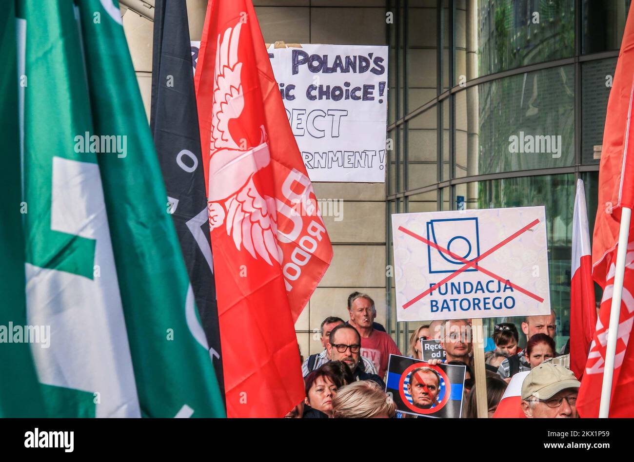 26.07.2017., Warsaw, Poland - The European Union's executive remains open to triggering sanctions against Poland for limiting judicial independence despite the Polish president Andrzej Duda's veto of parts of a controversial legal overhaul. Protesters were showing their displeasure with the conservative government's policies, especially with the legal overhaul. Youth-heavy far-right organizations National Radical Camp (ONR) and the National Movement protesters in front of the European Commission Representation office and shouted 'Moscow yesterday, Brussels today'. Photo: Robert Mijic/HaloPix/P Stock Photo