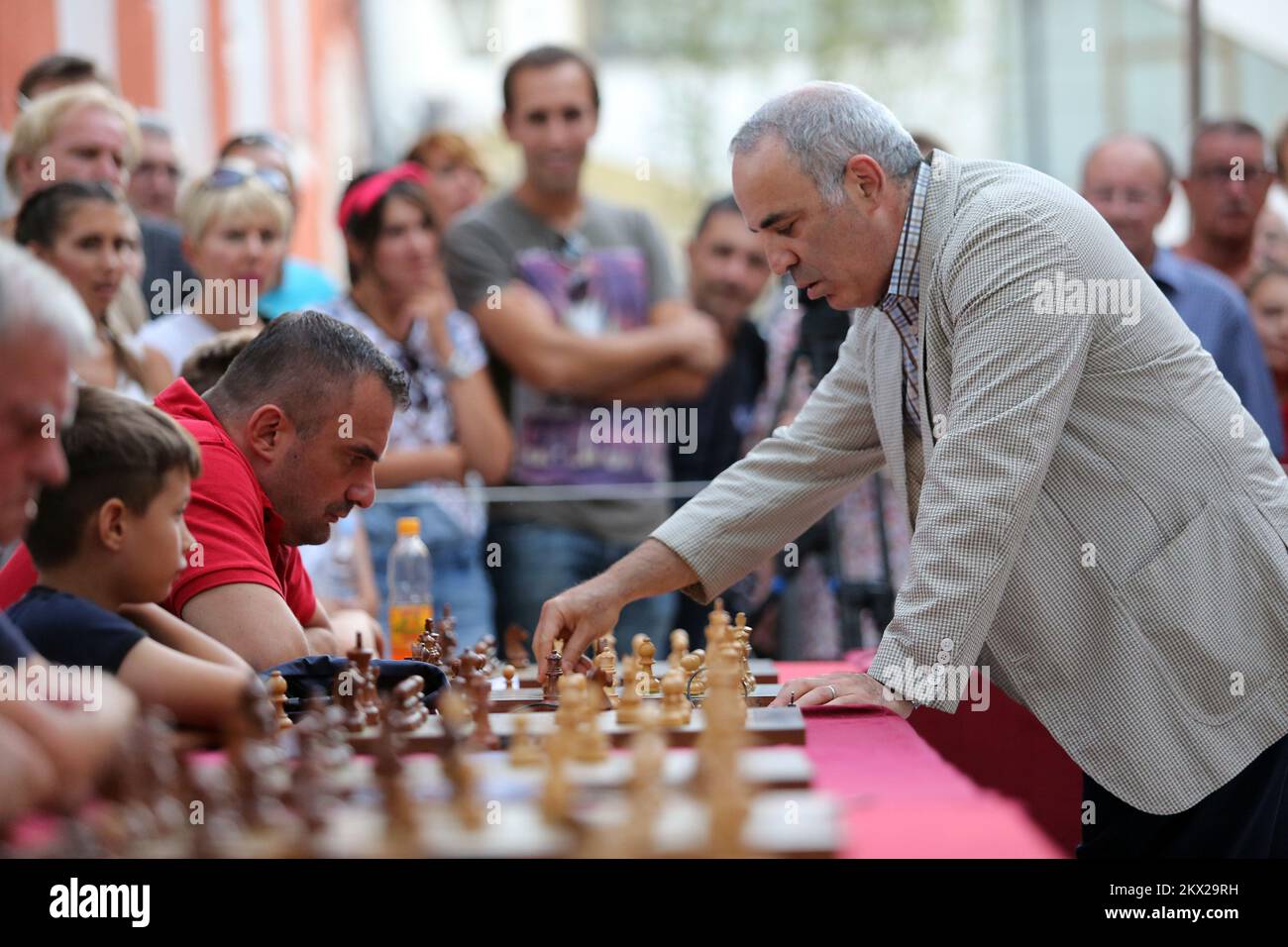 Garry Kasparov's House of Lords simultaneous chess challenge 