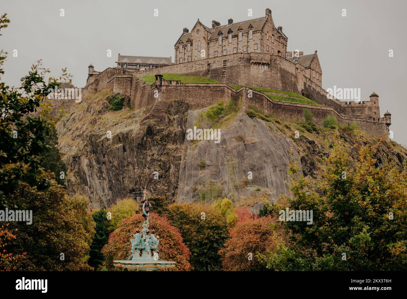 Edinburgh Scotland 19th Oct 2022 Edinburgh Castle in the City during