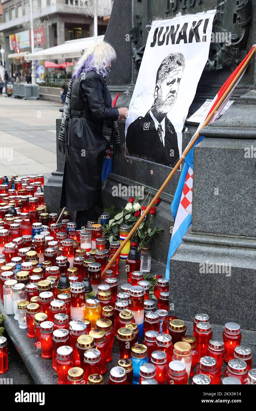 01.12.2017., Zagreb, Croatia - The citizens lit candles at Ban Jelacic Square and paid tribute to general Slobodan Praljak, who died after appearing to drink poison at court in The Hague as UN judges upheld his 20-year sentence. Photo: Patrik Macek/PIXSELL Stock Photo