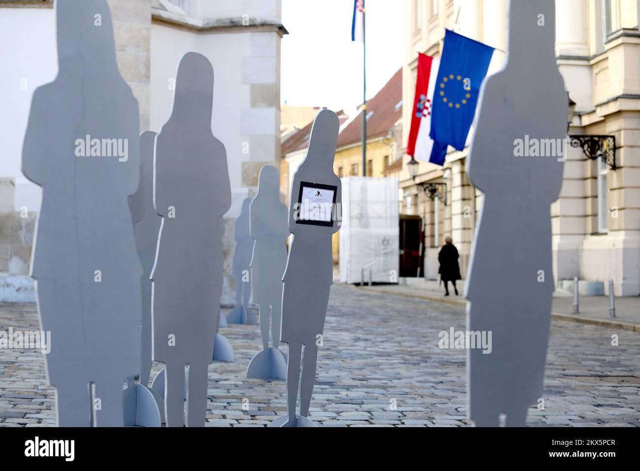 Murdered women hi-res stock photography and images - Alamy