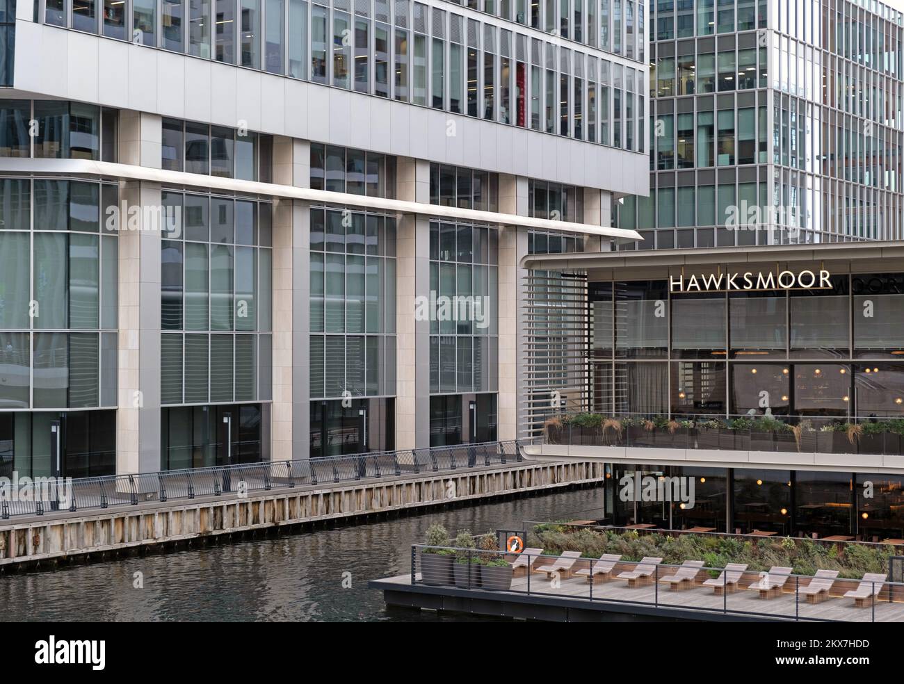 Waterside bar canary wharf london hires stock photography and images
