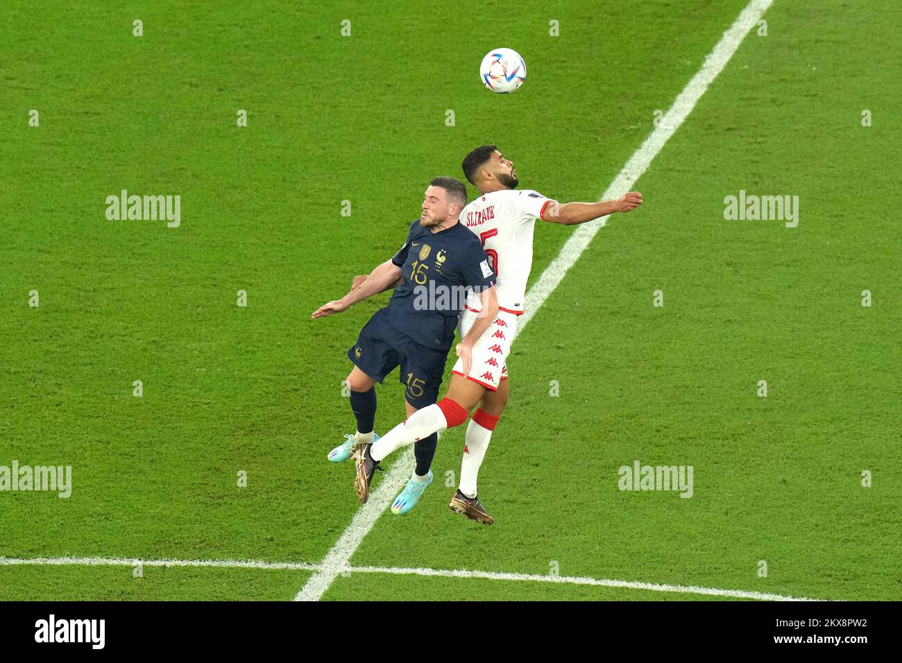 France's Jordan Veretout (left) and Tunisia's Anis Ben Slimane battle for the ball during the FIFA World Cup Group D match at the Education City Stadium in Al Rayyan, Qatar. Picture date: Wednesday November 30, 2022. Stock Photo