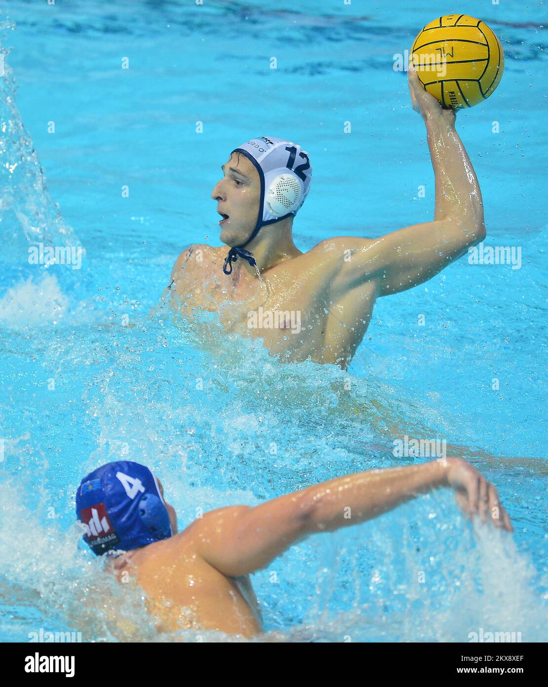 Water polo sales champions league 2018