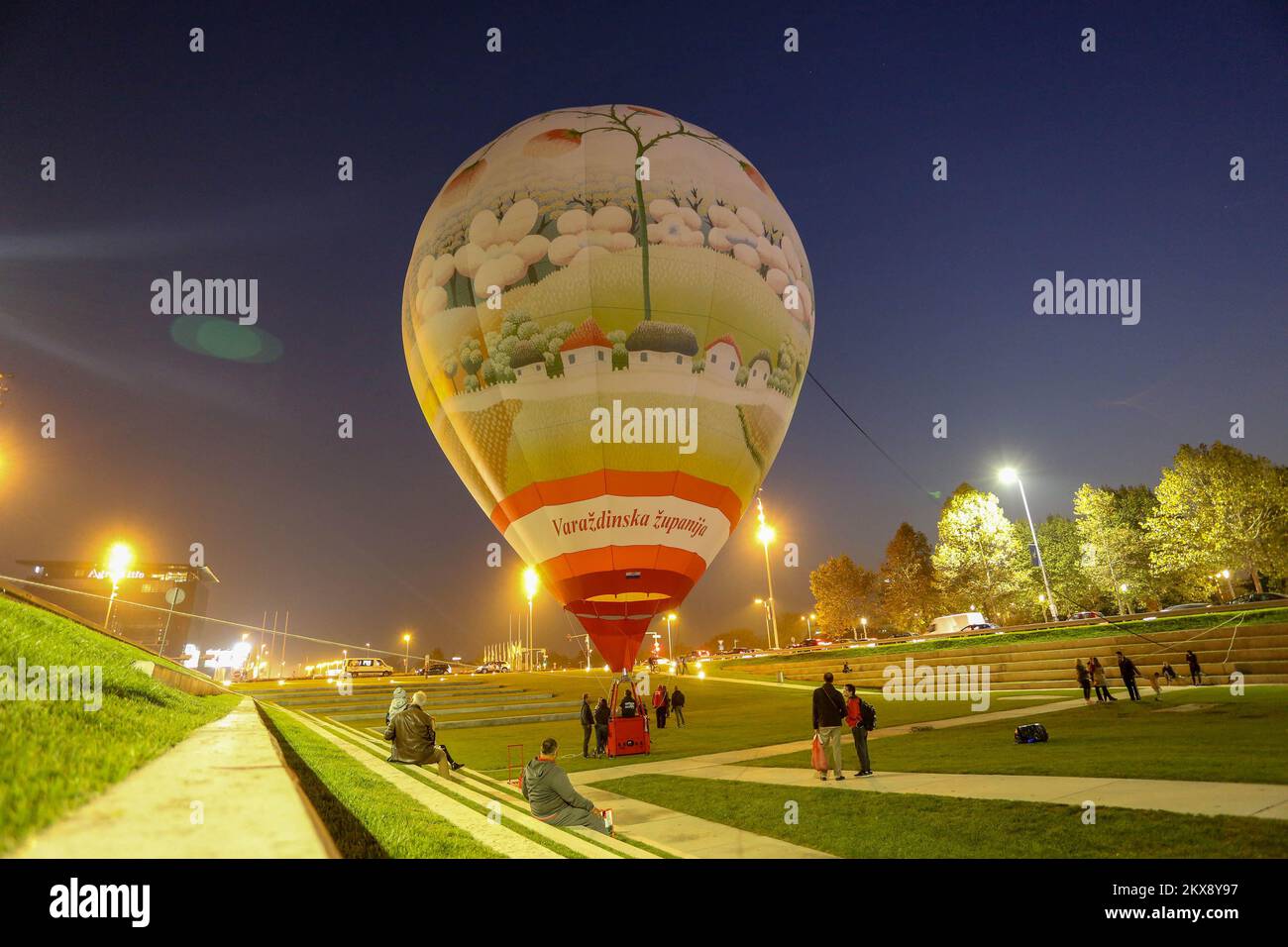 How a hot air balloon works hires stock photography and images Alamy