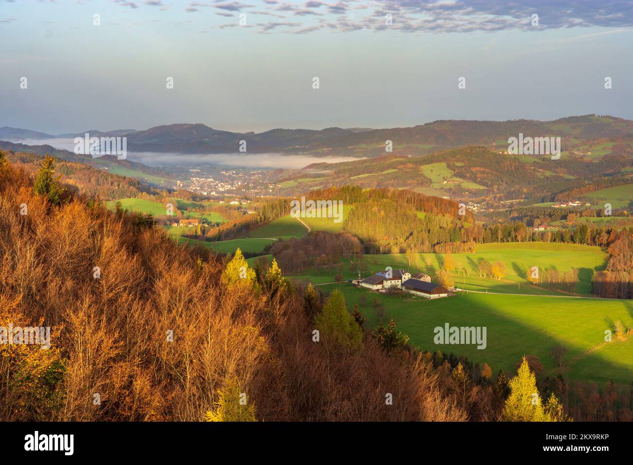 Kaumberg: valley Gölsental, farms, farmhouses, meadows, autumn colors in Mostviertel, Niederösterreich, Lower Austria, Austria Stock Photo