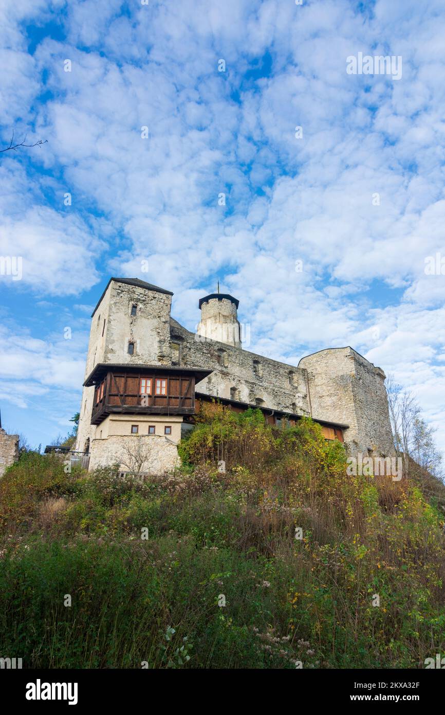 Kaumberg: Araburg Castle in Mostviertel, Niederösterreich, Lower Austria, Austria Stock Photo