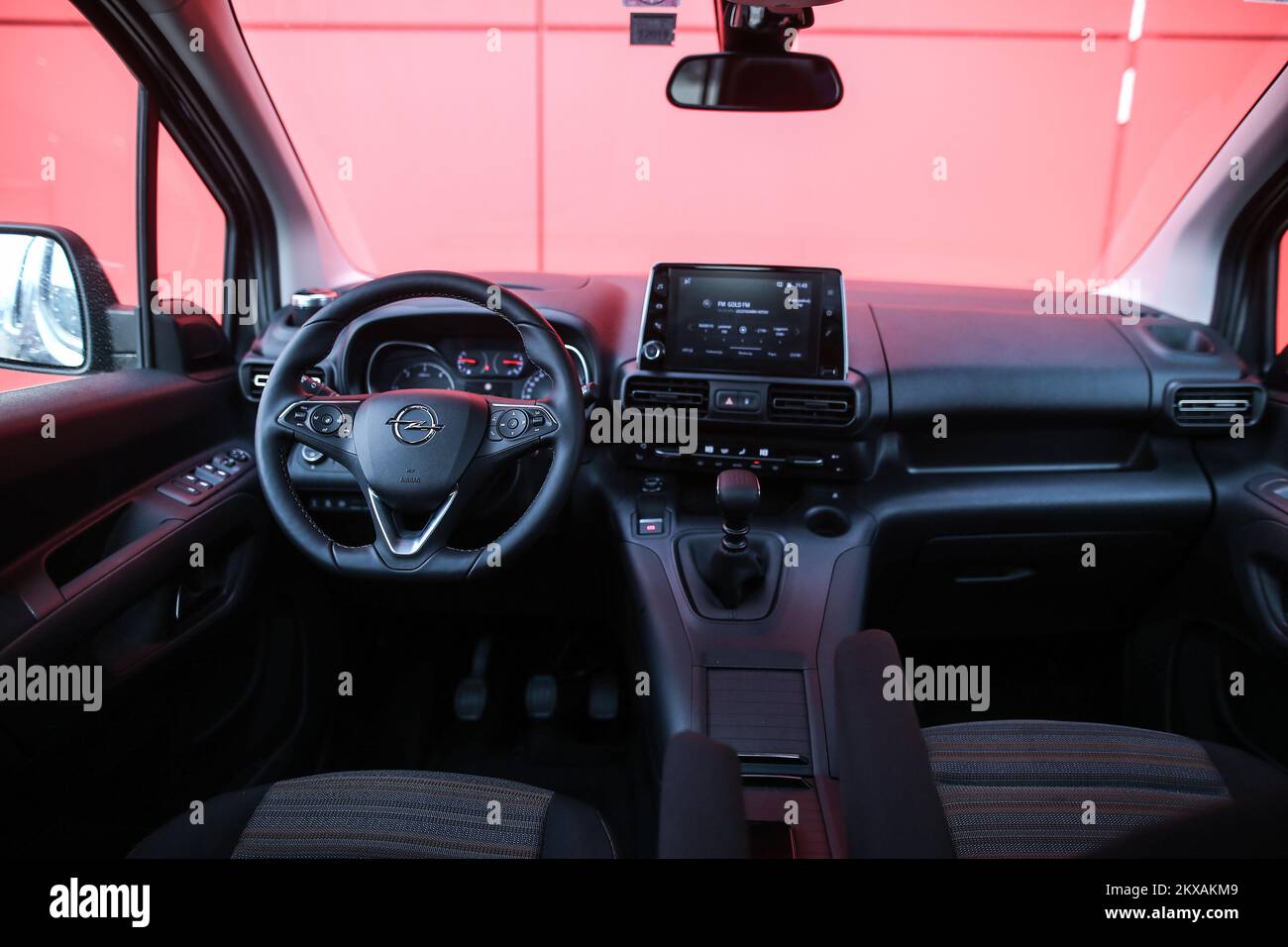 Opel combo hi-res stock photography and images - Alamy