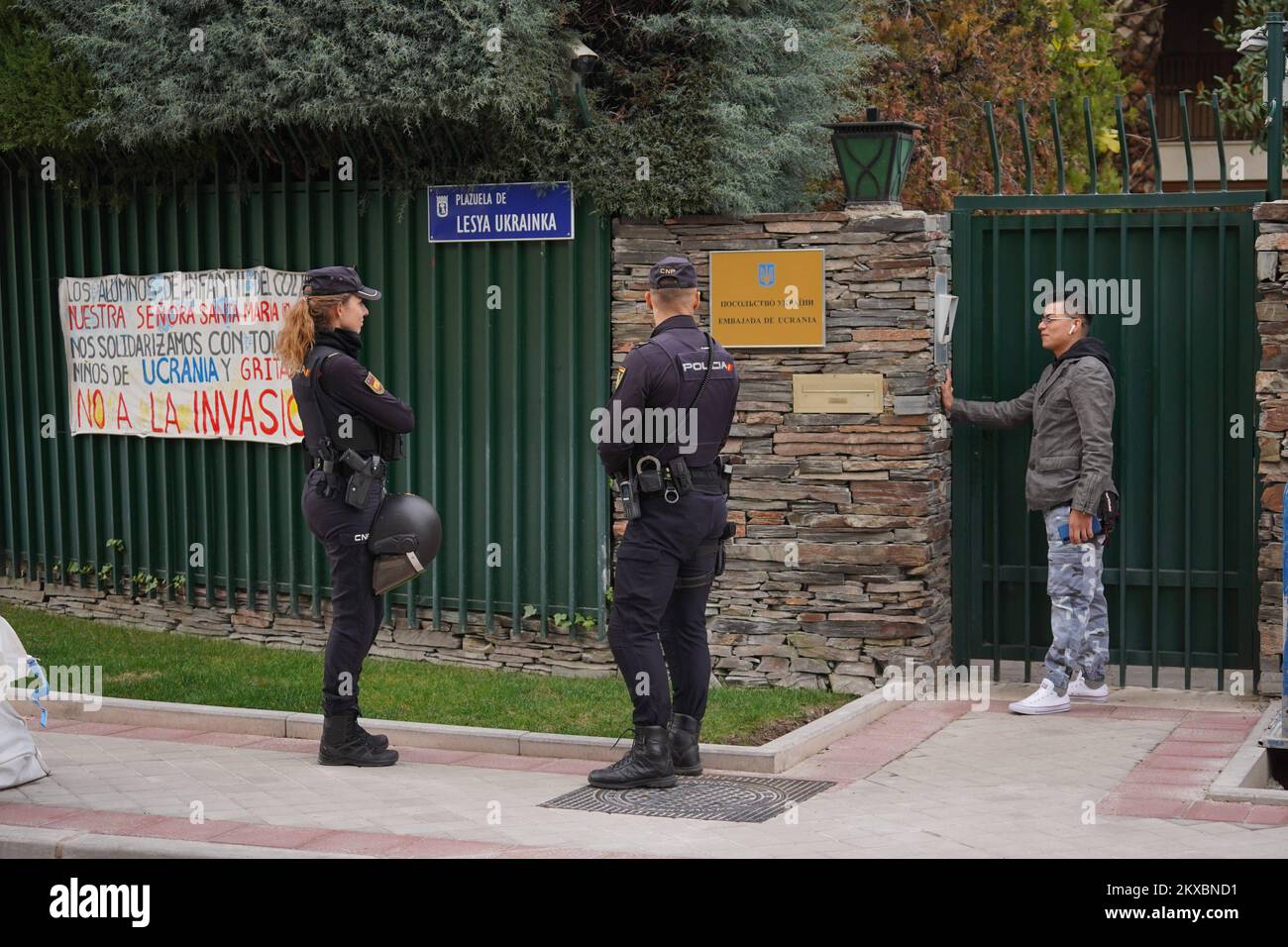 Madrid, Spain. 30th Nov, 2022. Images of the Ukrainian embassy in Madrid where an attack was carried out with an envelope bomb, Madrid November 30, 2022 Credit: CORDON PRESS/Alamy Live News Stock Photo