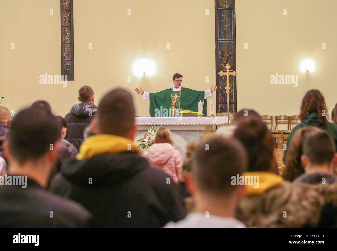 29.01.2020., Split - Holy Mass in honor of tragically deceased basketball player Kobe Bryant, his daughter Gianna and other deceased athletes was held in Split church. After the mass at the basketball court 24 shots will be scored in memory of the number which Kobe wore in the Lakers. Photo: Ivo Cagalj/PIXSELL Stock Photo