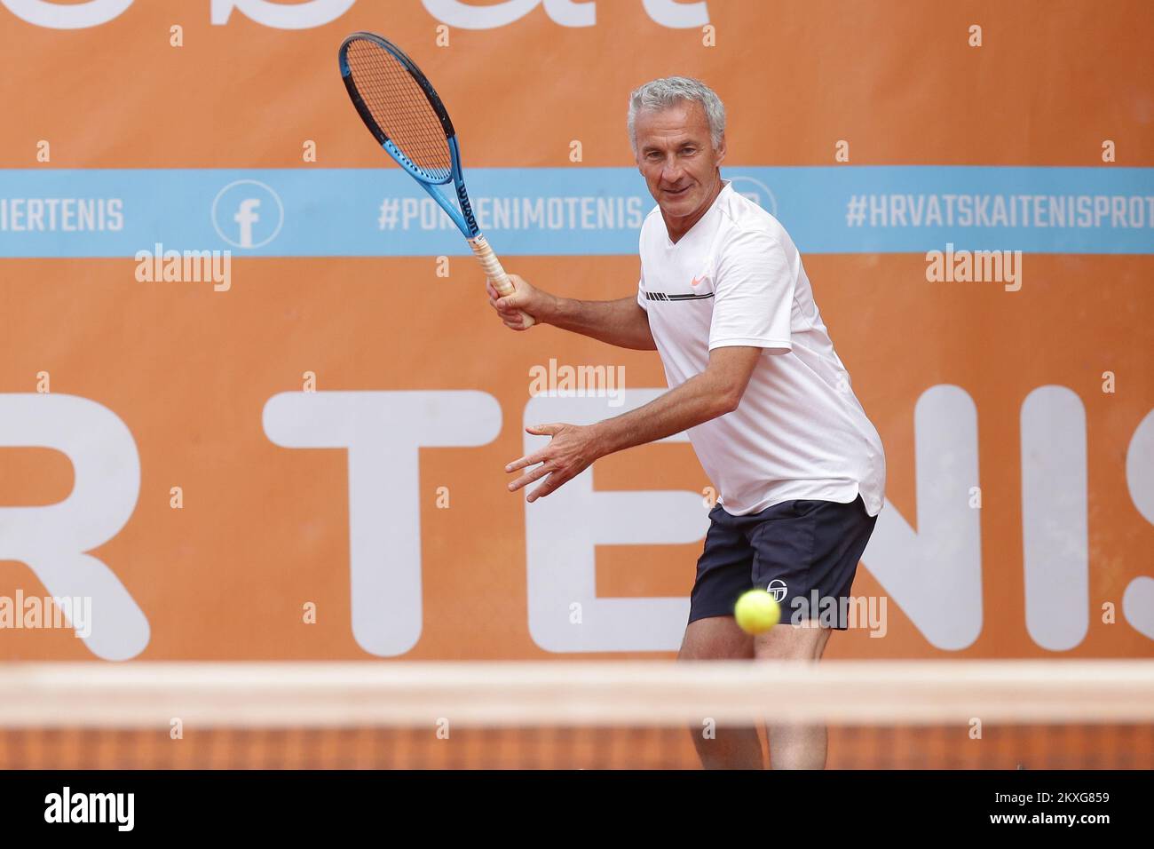 Tennis legends hi-res stock photography and images - Alamy