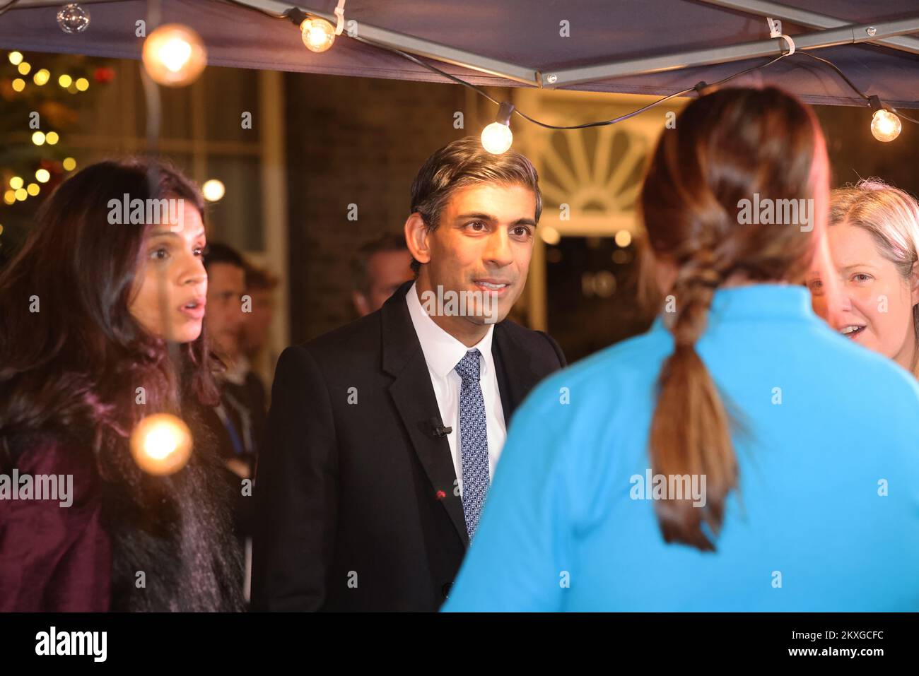 London, UK, 30th November 2022. Small businesses set up stalls outside number 10 for the Downing Street Festive Showcase. Rishi Sunak and his wife Akshata Murthy came out and enjoyed chatting to stallholders and sampling products, edible and scented! Credit: Monica Wells/Alamy Live News Stock Photo