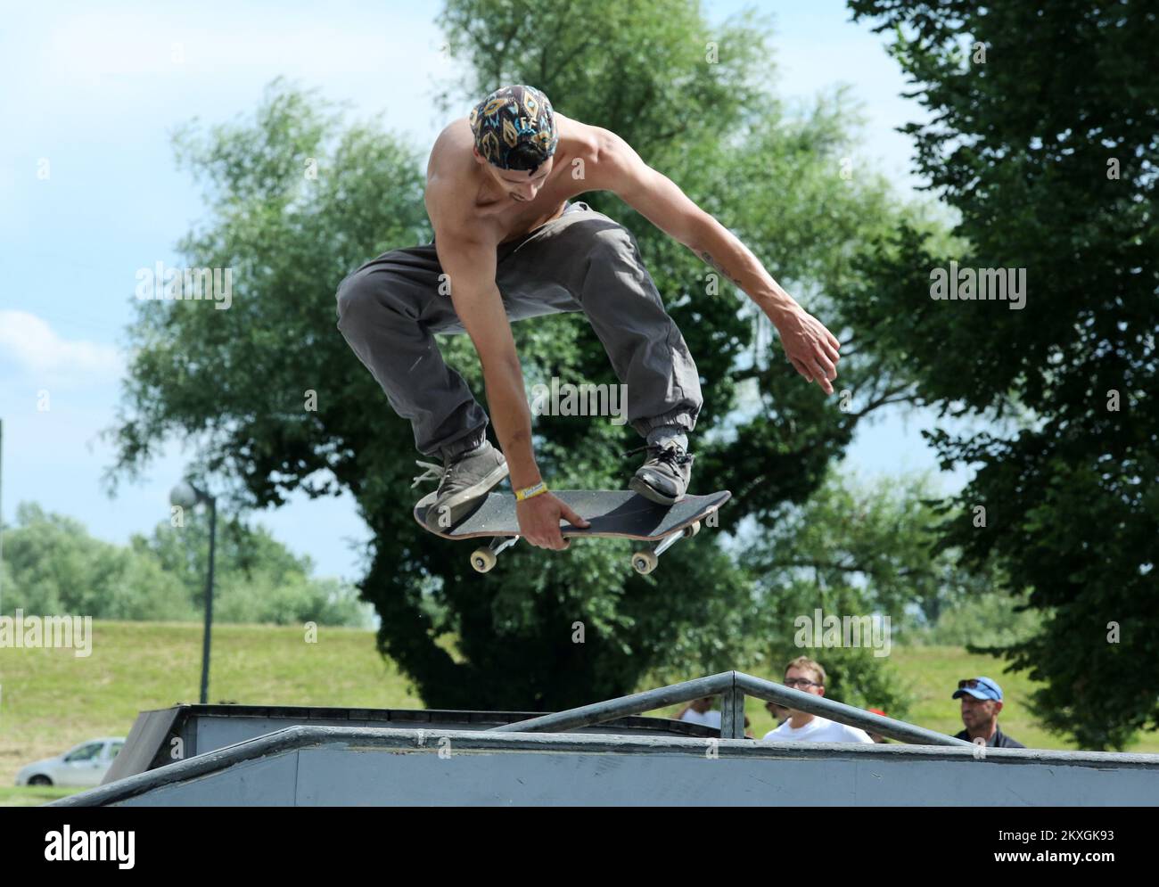 Skateboard croatia hi-res stock photography and images - Page 2 - Alamy