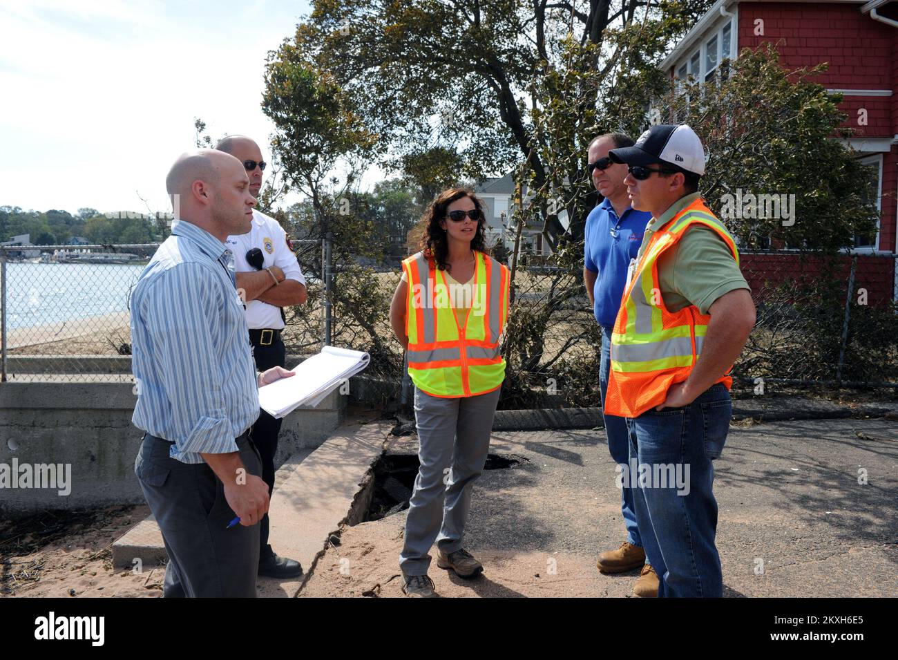 Preliminary damage assessment teams hi-res stock photography and images ...