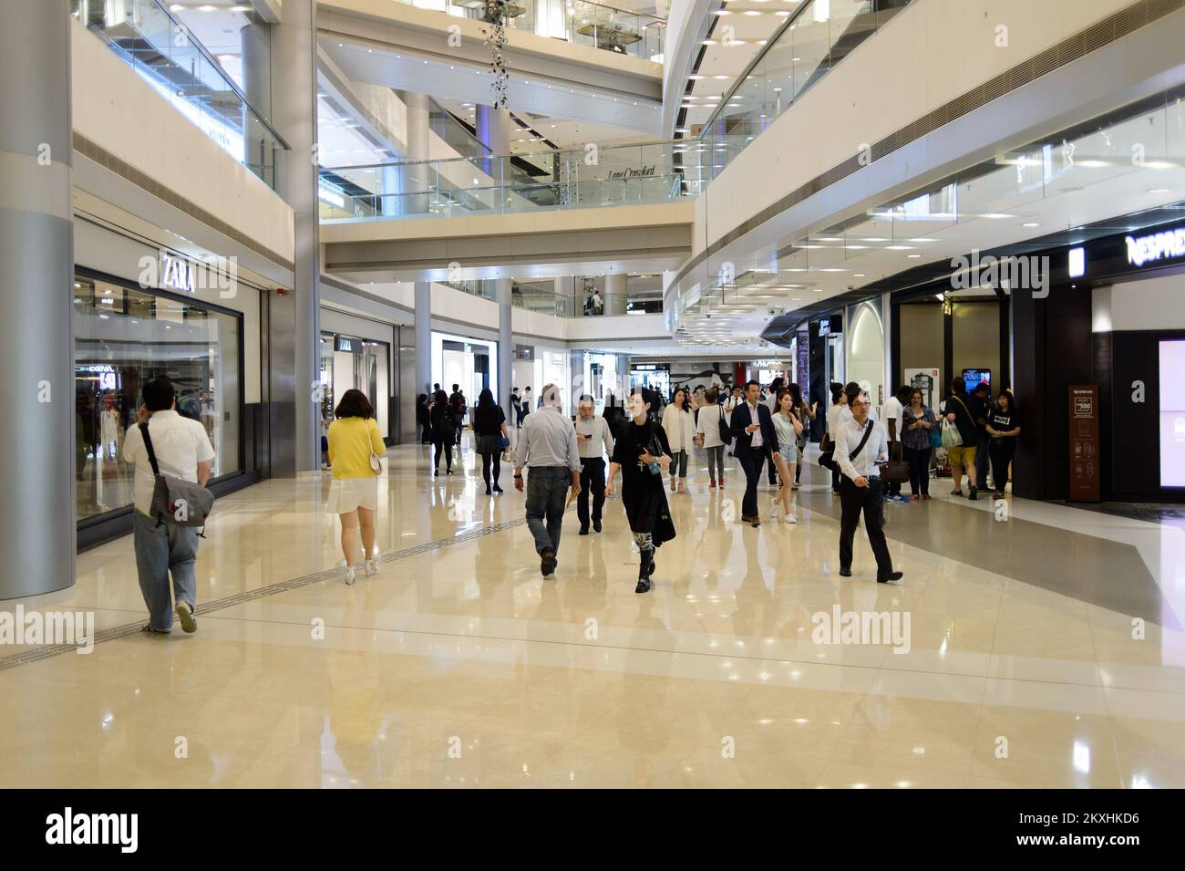 Shopping malls in hong kong hi-res stock photography and images - Alamy