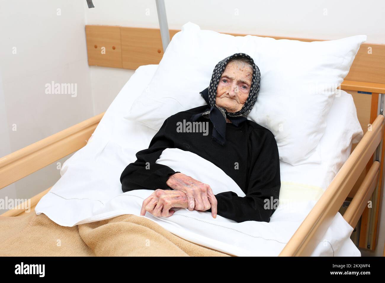 99-year-old Margareta Kranjcec from the Home for the elderly and infirm St. Antun in Karlovac is the oldest person in the Home who has got over coronavirus, in Karlovac,Croatia, on Dec 01,2020 Photo: Kristina Stedul Fabac/PIXSELL  Stock Photo