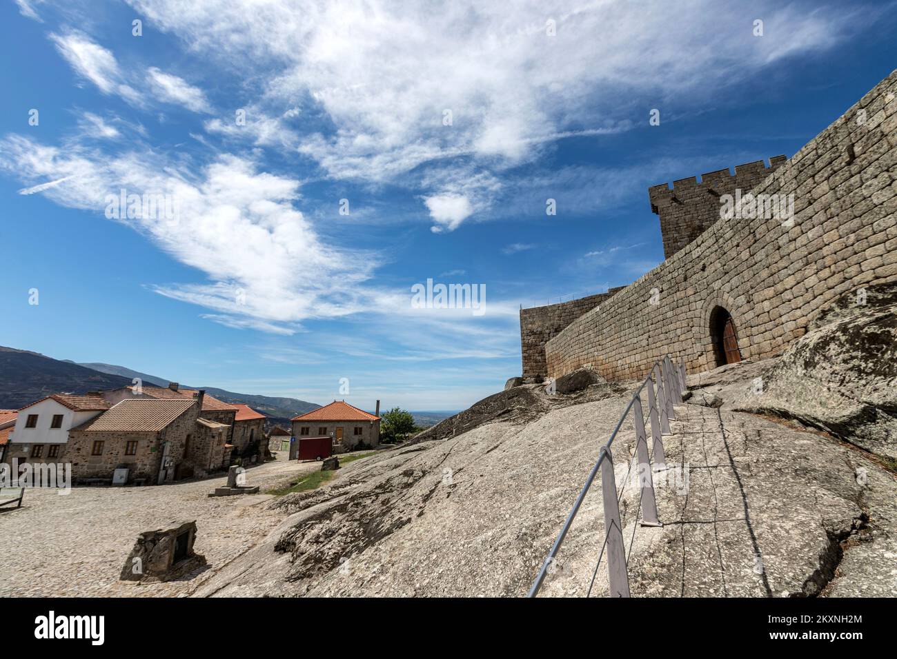 Castle of Linhares da Beira, Aldeias Históricas de Portugal, Linhares ...