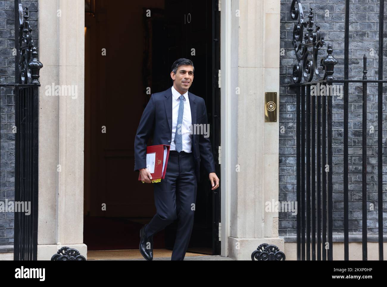 PM, Rishi Sunak, leaving Number 10 Downing Street for PM's Question Time at the House of Commons, London, UK Stock Photo