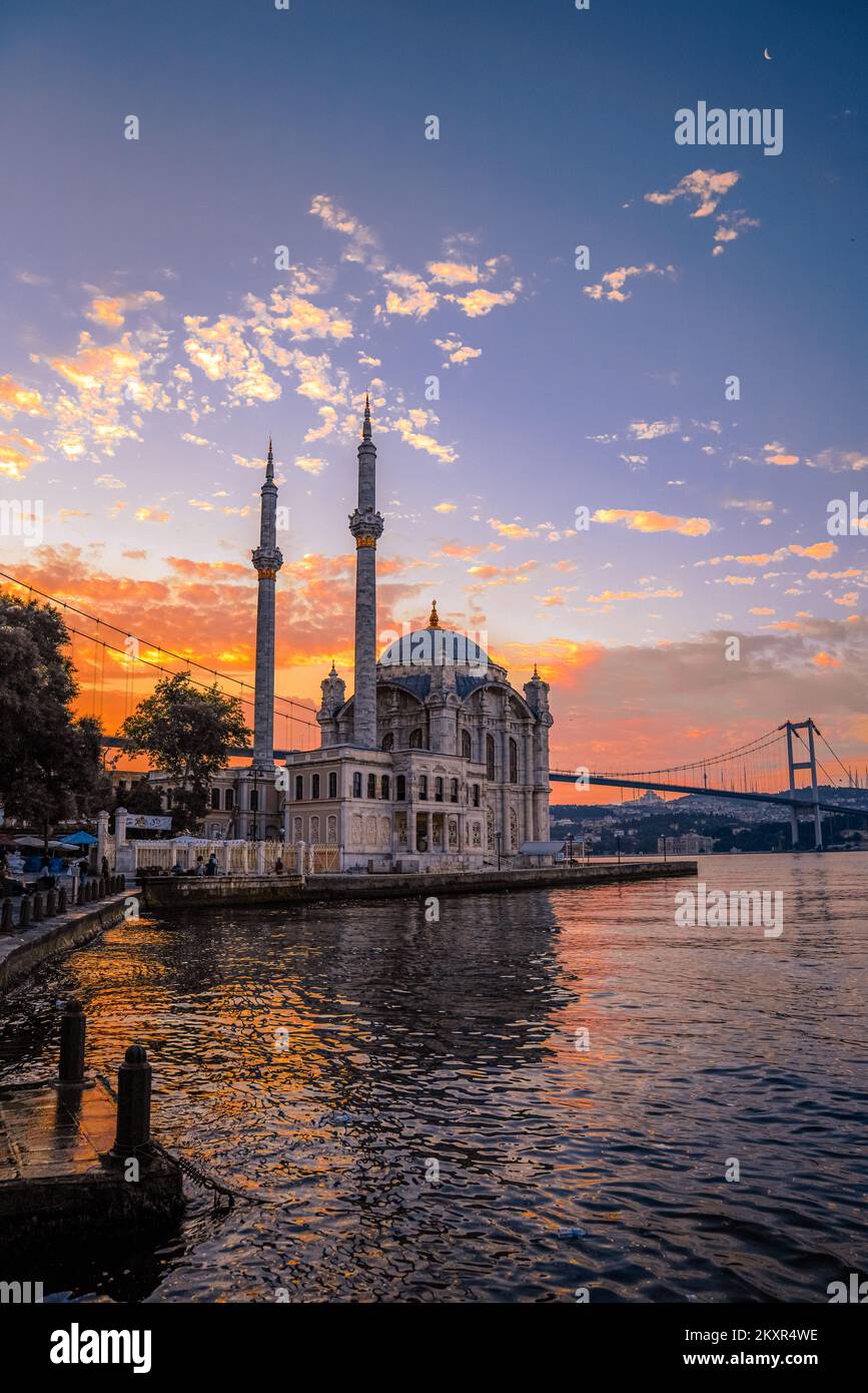 Bosphorus Bridge In Ortakoy Istanbul Turkey Stock Photo Alamy bosphorus-bridge-in-ortakoy-istanbul-turkey-stock-photo-alamy