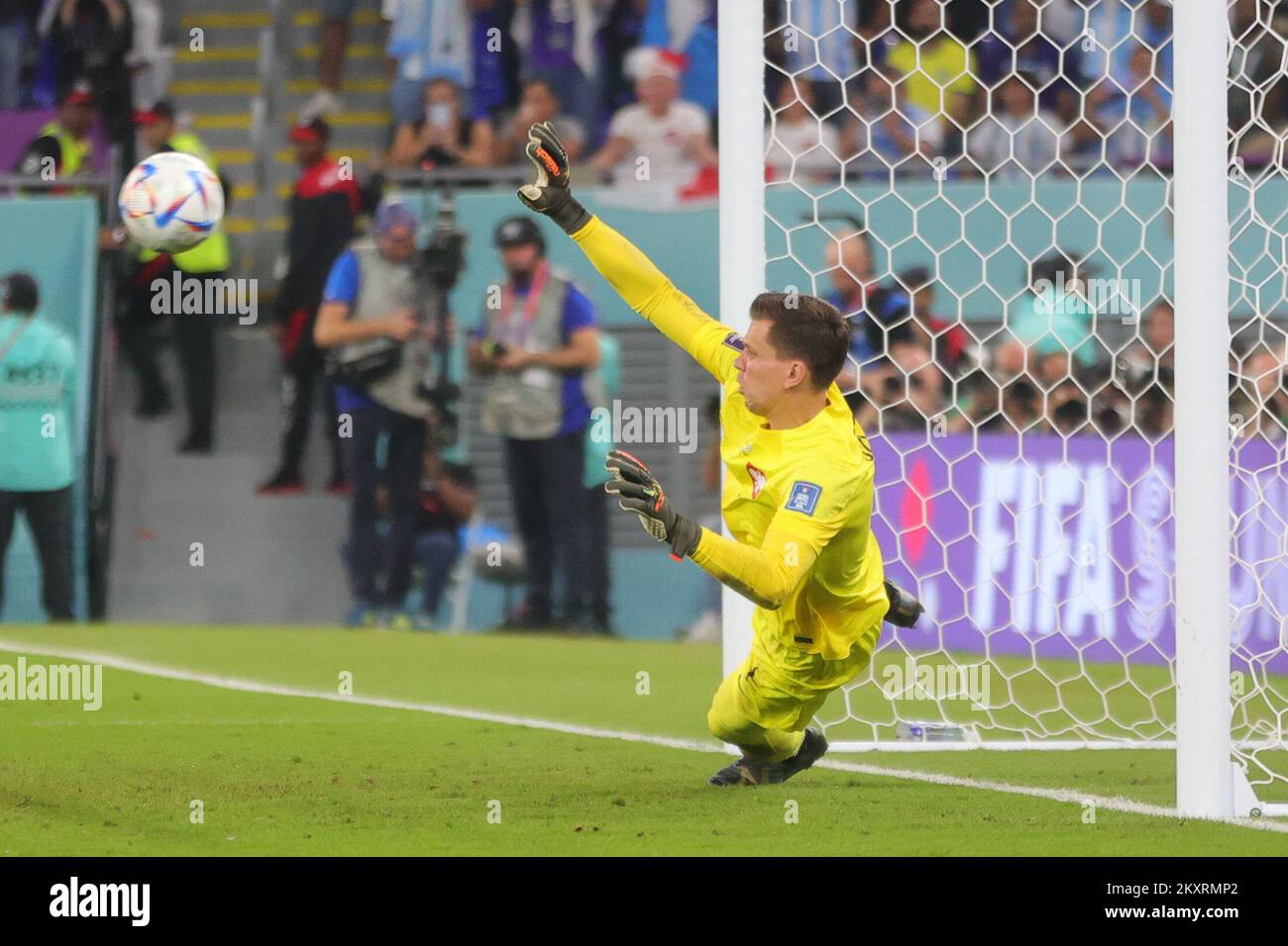 doha-qatar-30th-nov-2022-wojciech-szczesny-of-poland-saves-lionel