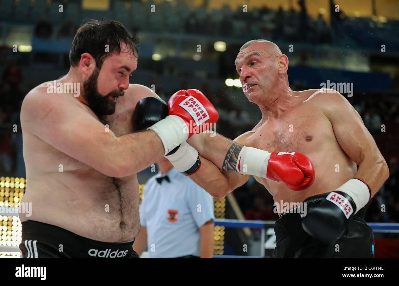 Croatian Zeljko Mavrovic (R) in action against Georgian Ramazi ...