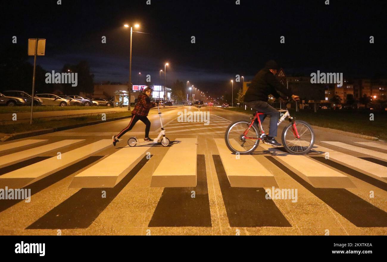 Optical illusion: 3D crossings around India Gate will keep speeding  motorists in check