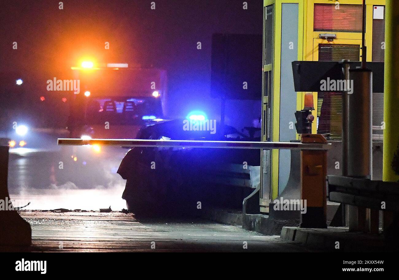 The car ran into a concrete divider at the Sv. Helena, on the A4