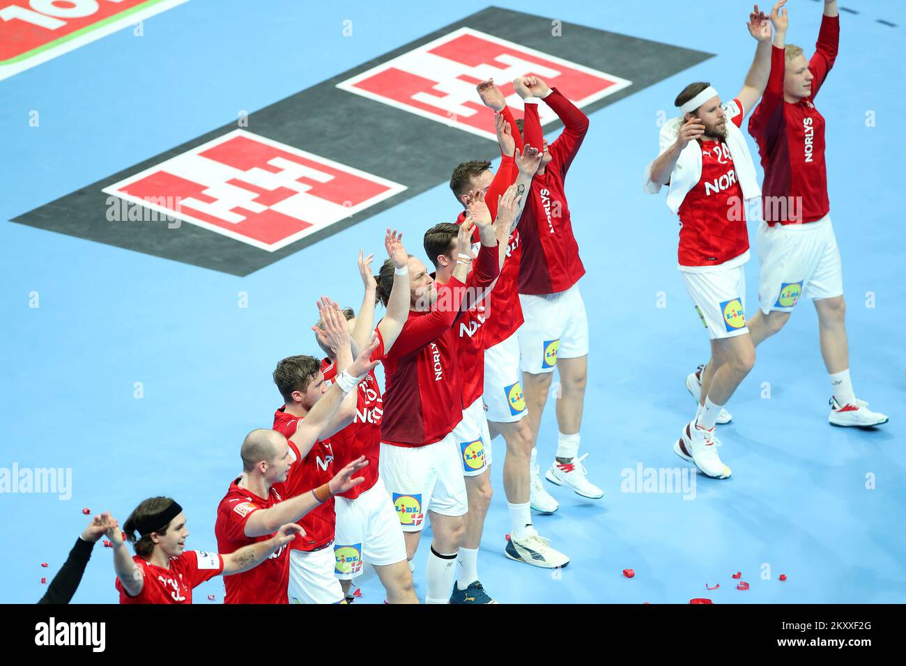 BUDAPEST, HUNGARY - JANUARY 24: Team Denmark celebrate after the Men's EHF EURO 2022 Main Round Group 1 match between Denmark and Netherlands at MVM DOME on January 24, 2022 in Budapest, Hungary. Phoot: Sanjin Strukic/PIXSELL Stock Photo