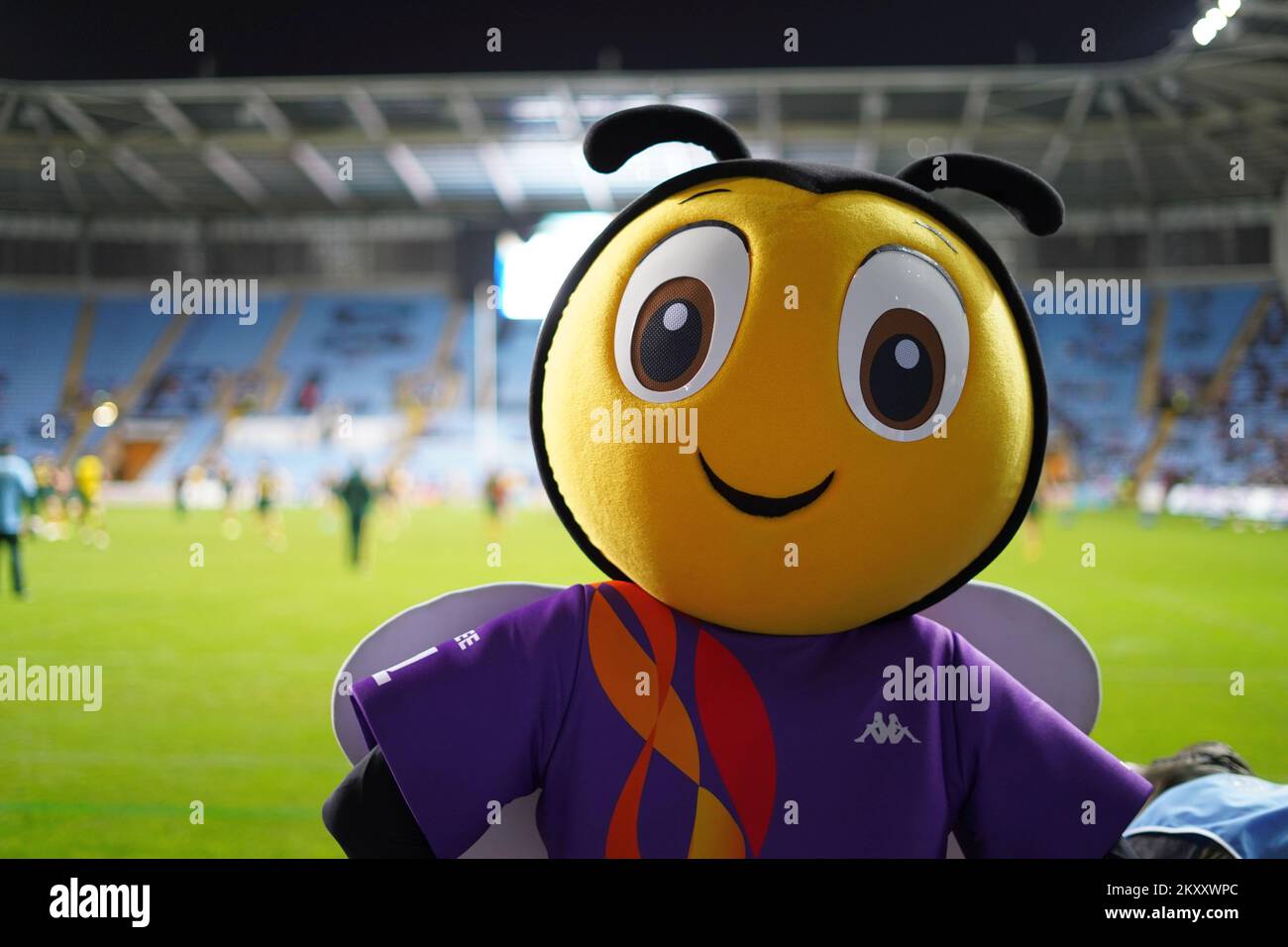 Rugby League World Cup mascot Rugbee at Coventry Arena, England October 2022 Stock Photo