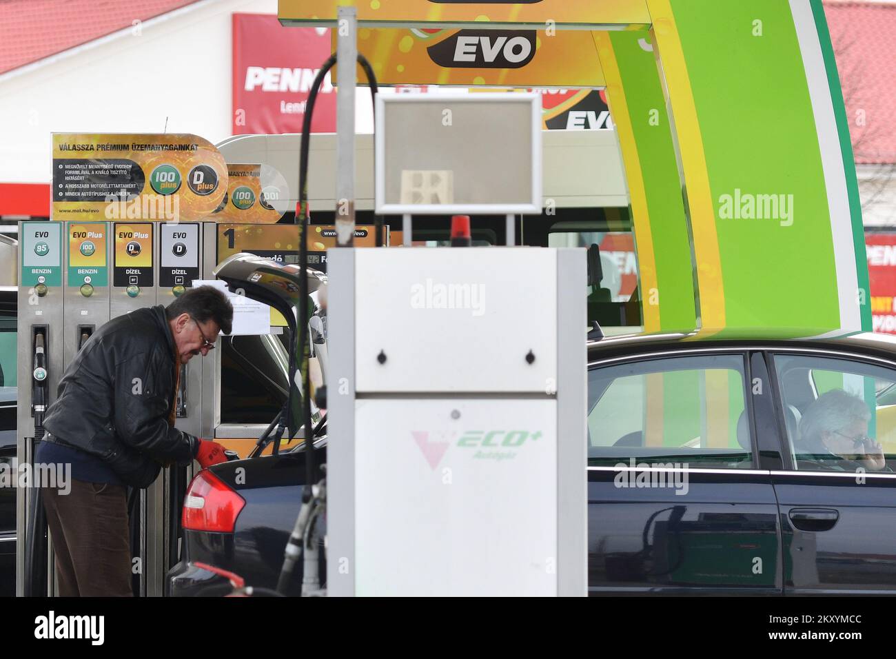 Due lenti hires stock photography and images Alamy