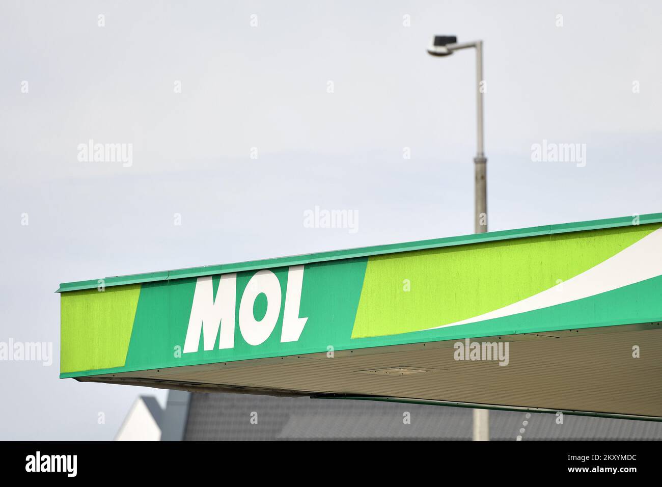 Croatians go to the neighboring country to buy fuel at gas stations in