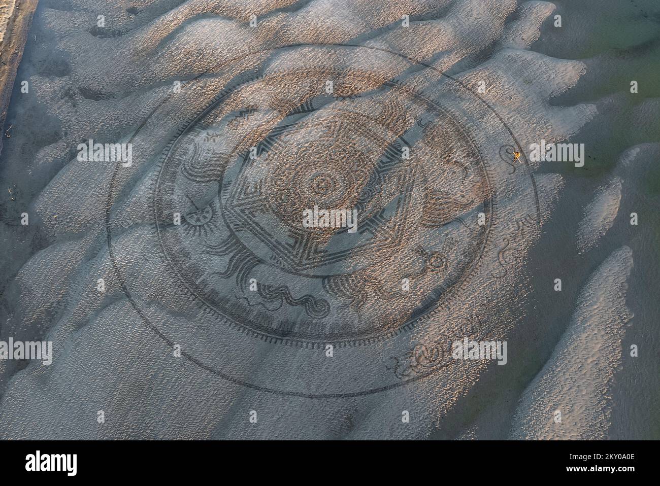 Fallers Draw Aerial photo of sand drawing made by artist Nikola Faller at Drava ...